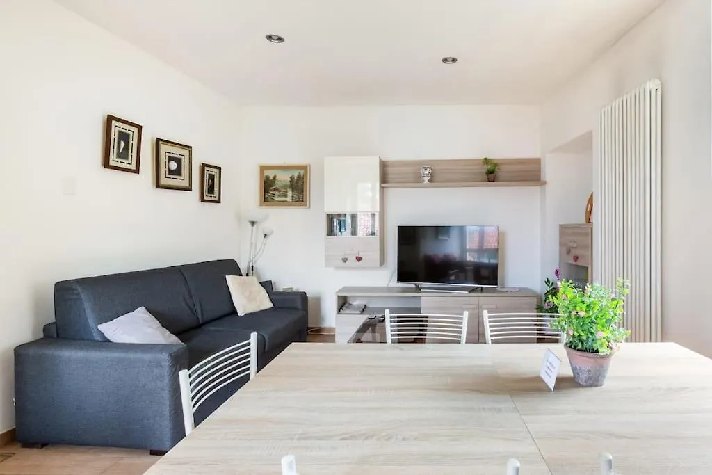 Como 100Mq 5 Mins To Center + Free Park And View Apartment