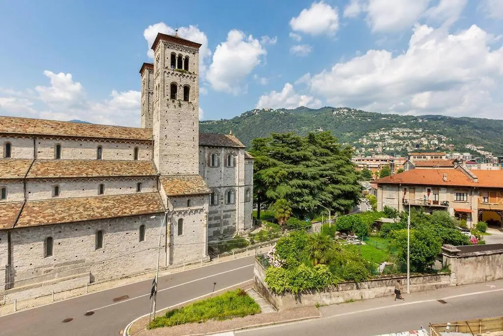 Como 100Mq 5 Mins To Center + Free Park And View