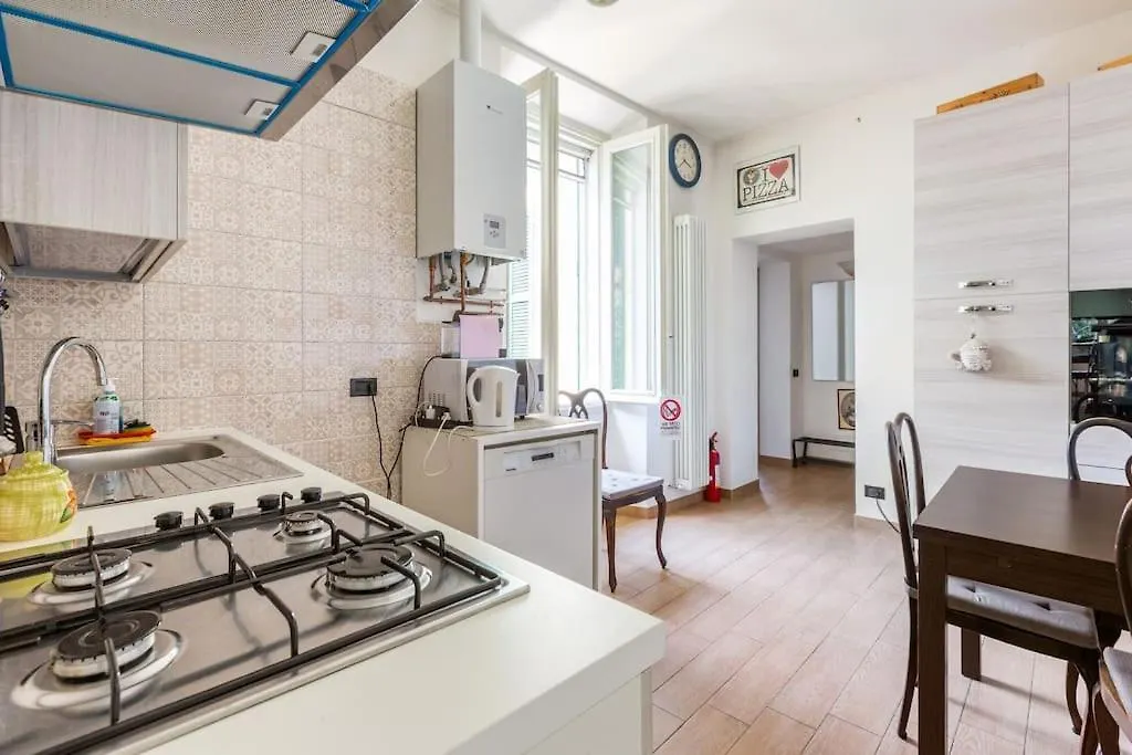 Apartment Como 100Mq 5 Mins To Center + Free Park And View